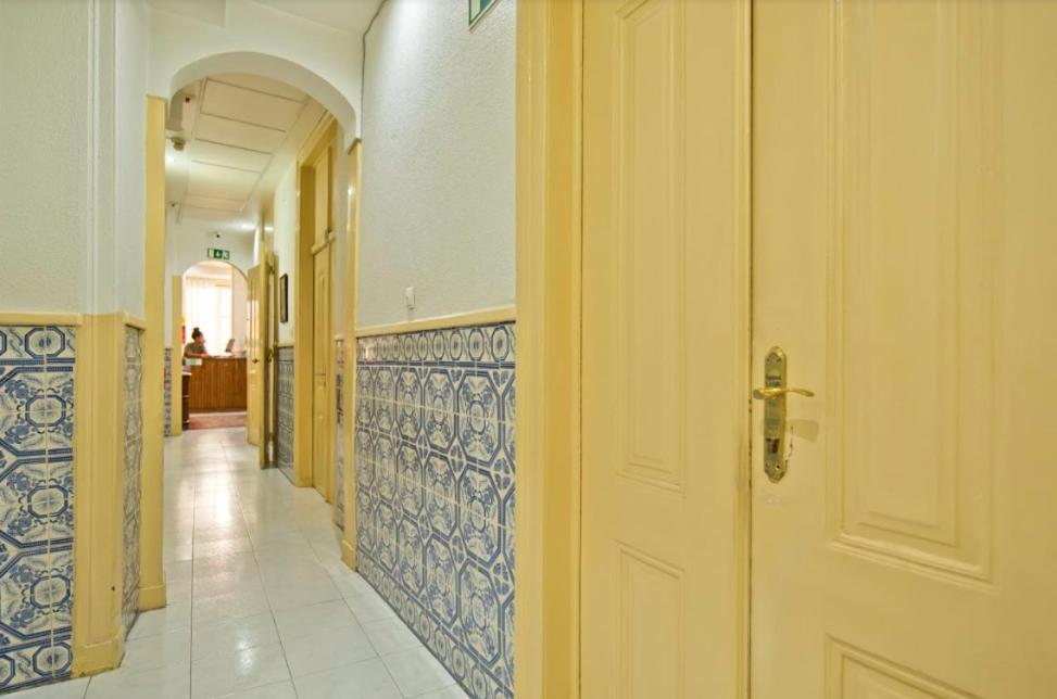 Отель Residencial Geres Лиссабон Экстерьер фото